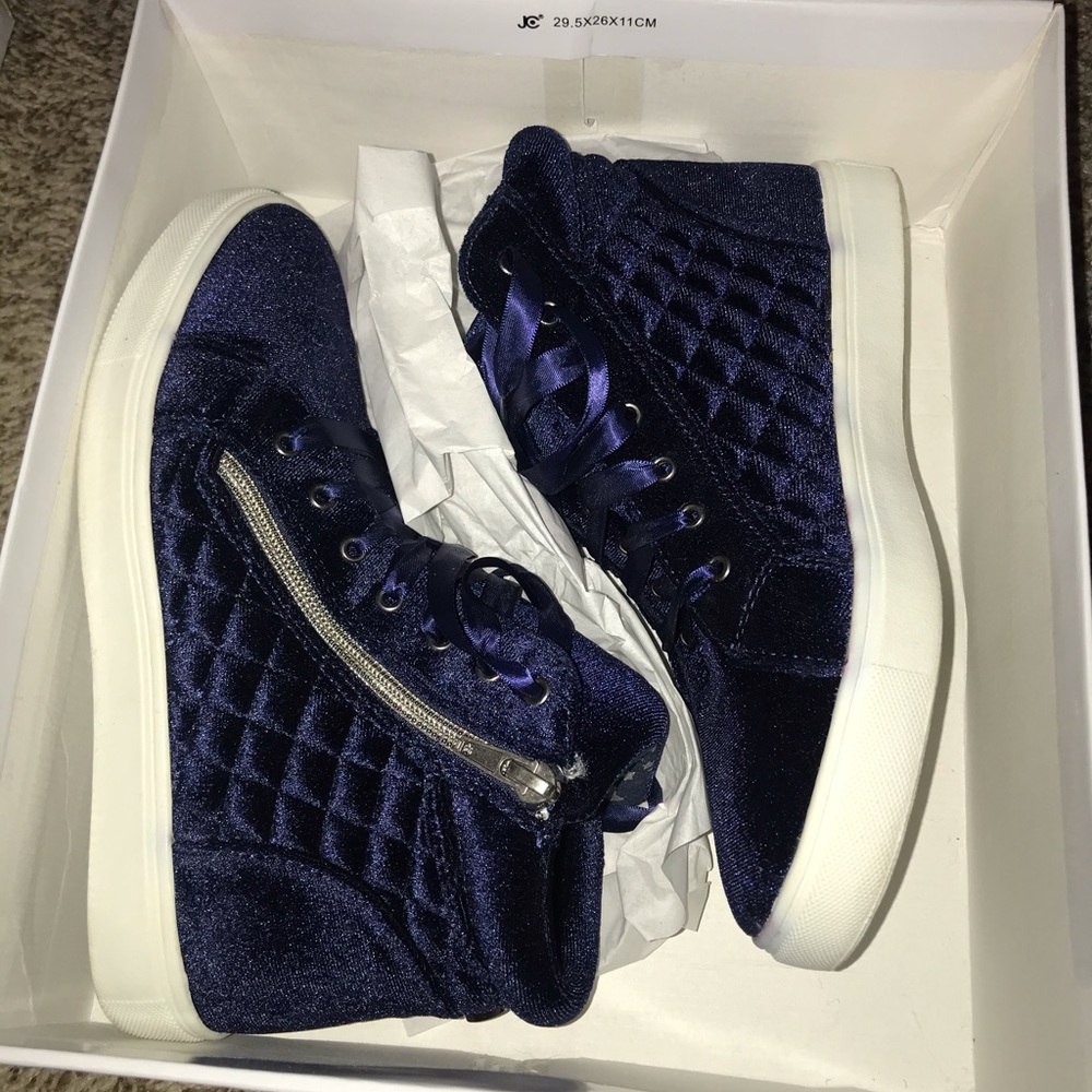Steve Madden sneakers